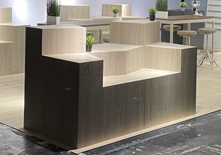 8x Presentatiemeubels, houtnerf